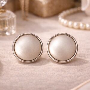 Vintage Silver Tone Cream Pearl Glow Disc Stud Earrings